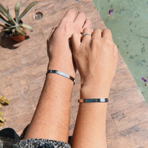 Brazalete de acero inoxidable (2 x $700)